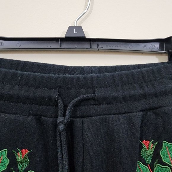 Reason black joggers with rose embroidered front men's size medium - Picture 10 of 12